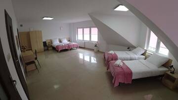 Фото номера Quadruple Room with Bathroom and Extra Bed Апарт-отели Apartamenty Kozienice г. Козенице 12