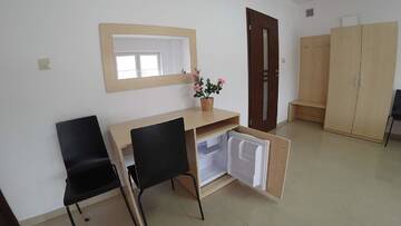 Фото номера Quadruple Room with Bathroom and Extra Bed Апарт-отели Apartamenty Kozienice г. Козенице 7